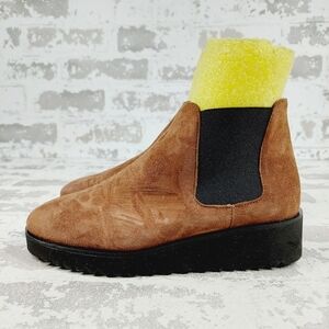 New Amalfi By Rangoni Brown Suede Pull On Chunky Sole Chelsea Boots W685